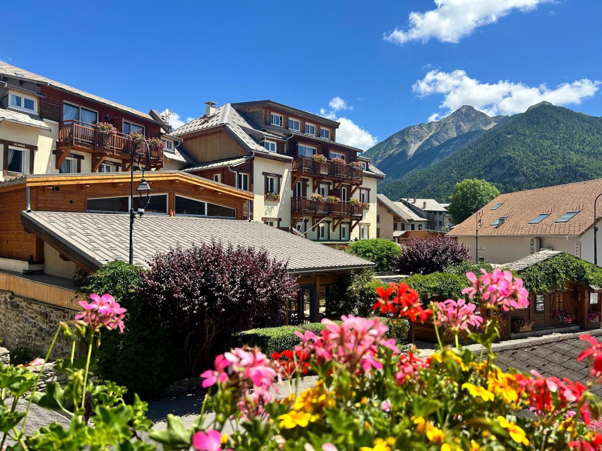 Hotel Les Autanes Spa-Balneotherapie & Restaurant أونسيل المظهر الخارجي الصورة