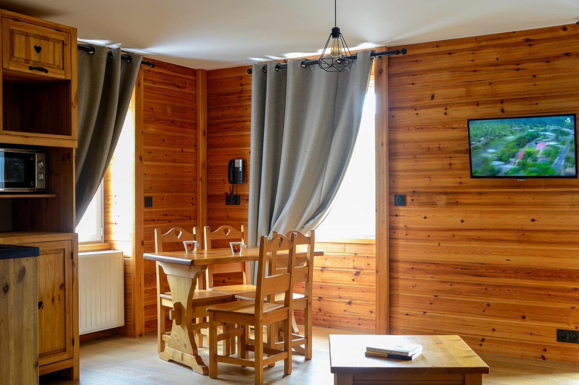 Hotel Les Autanes Spa-Balneotherapie & Restaurant أونسيل المظهر الخارجي الصورة