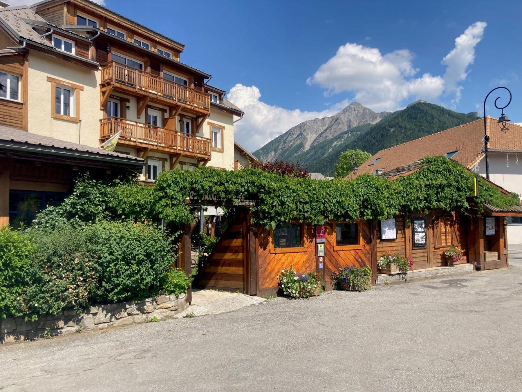 Hotel Les Autanes Spa-Balneotherapie & Restaurant أونسيل المظهر الخارجي الصورة